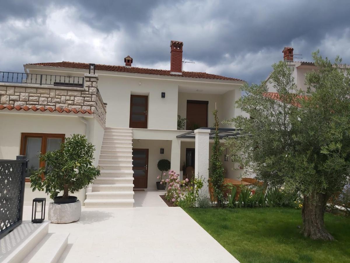 Haus Silvia Apartment Rovinj Bagian luar foto