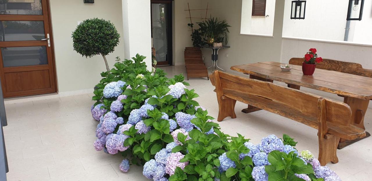 Haus Silvia Apartment Rovinj Bagian luar foto